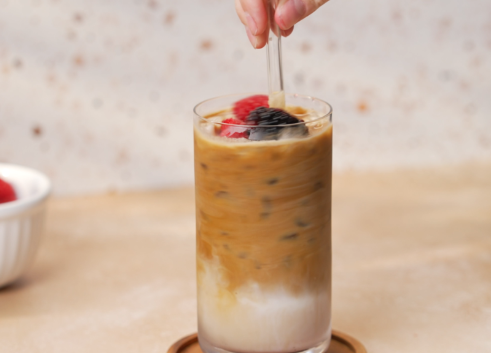 Iced Razzleberry Dream Latte - Seattle Coffee Gear