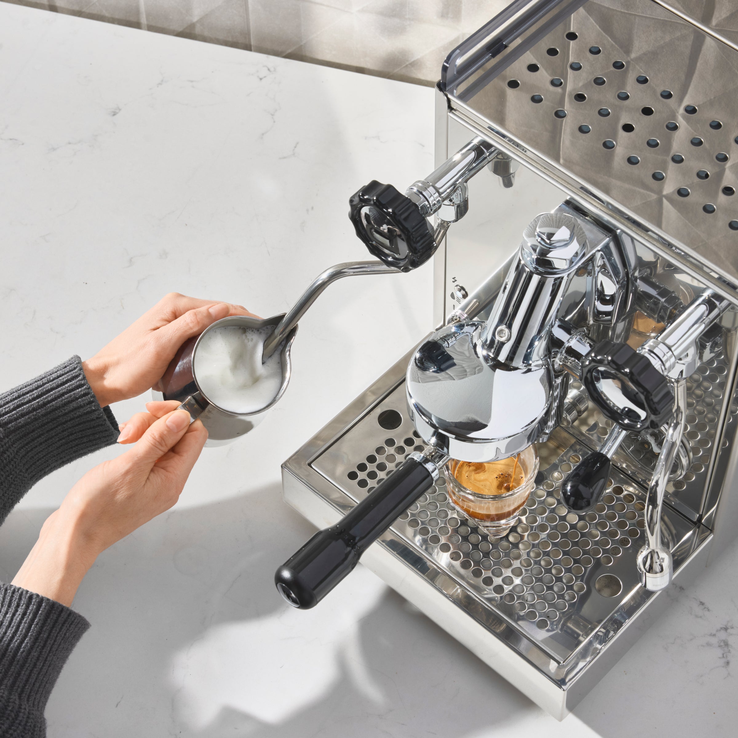 RSC ロケットシステム 記念ワイン MTSAT-2 Rocket Espresso Appartamento 2.0 Espresso Machine | Seattle Coffee